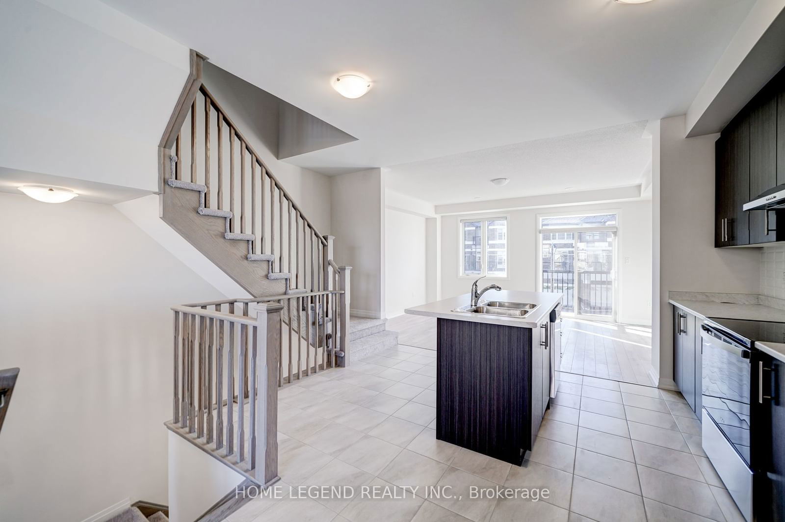 Townhouse for lease at 44 Sissons Way, Markham, Box Grove, L6B 1R2 - MLS: N11933973