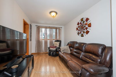 423 Maplegrove Ave, Bradford West Gwillimbury - Bradford image-0-4