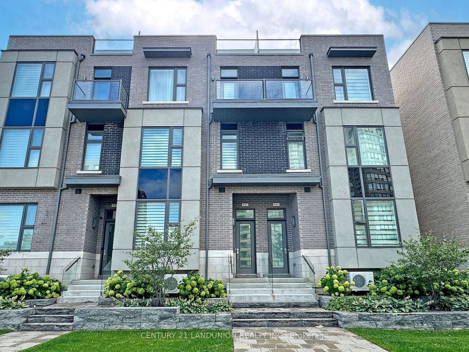 Townhouse sold at 841 Clark Avenue, Vaughan, Brownridge, L4J 0K6 - MLS: N11934585