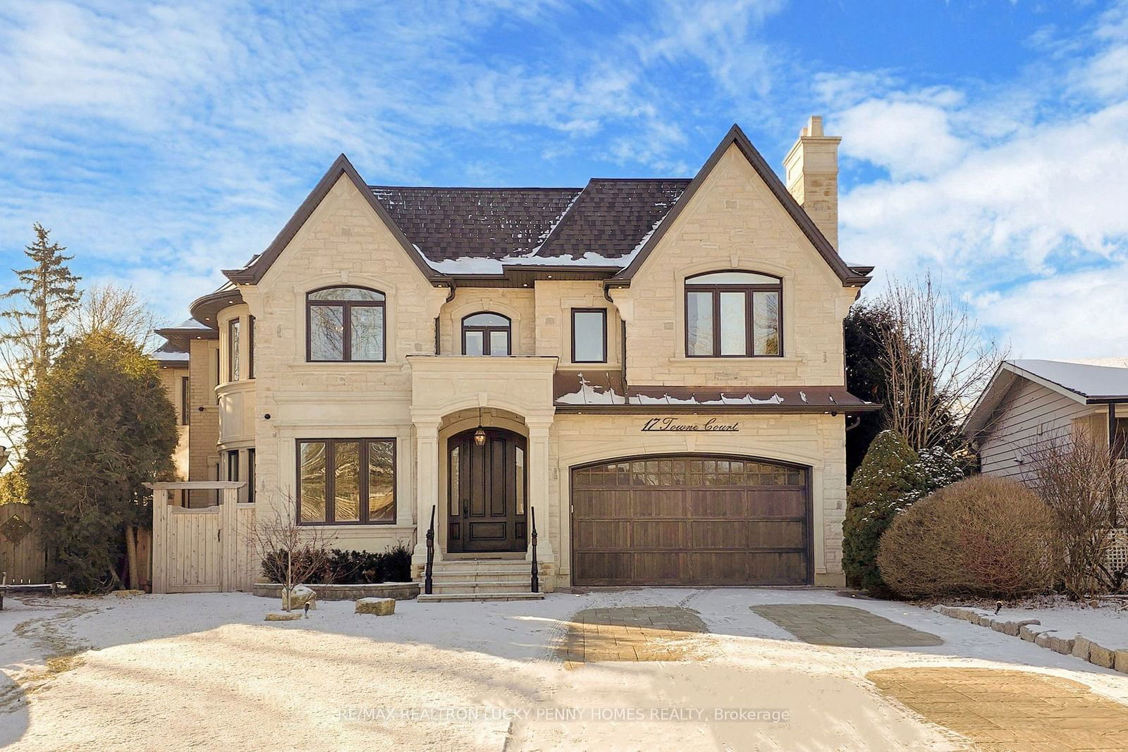 Detached House for sale at 17 Towne Court, Markham, Unionville, L3R 1X4 - MLS: N11934673