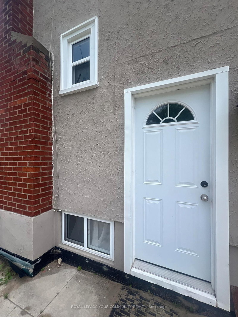 23 Irwin Ave, Aurora, L4G 3G1 | Image 2