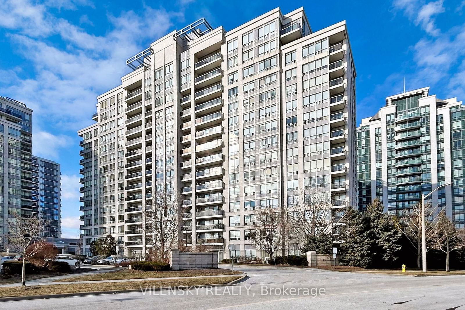 Condo sold at 309-50 Disera Drive, Vaughan, Beverley Glen, L4J 9E9 - MLS: N11934832