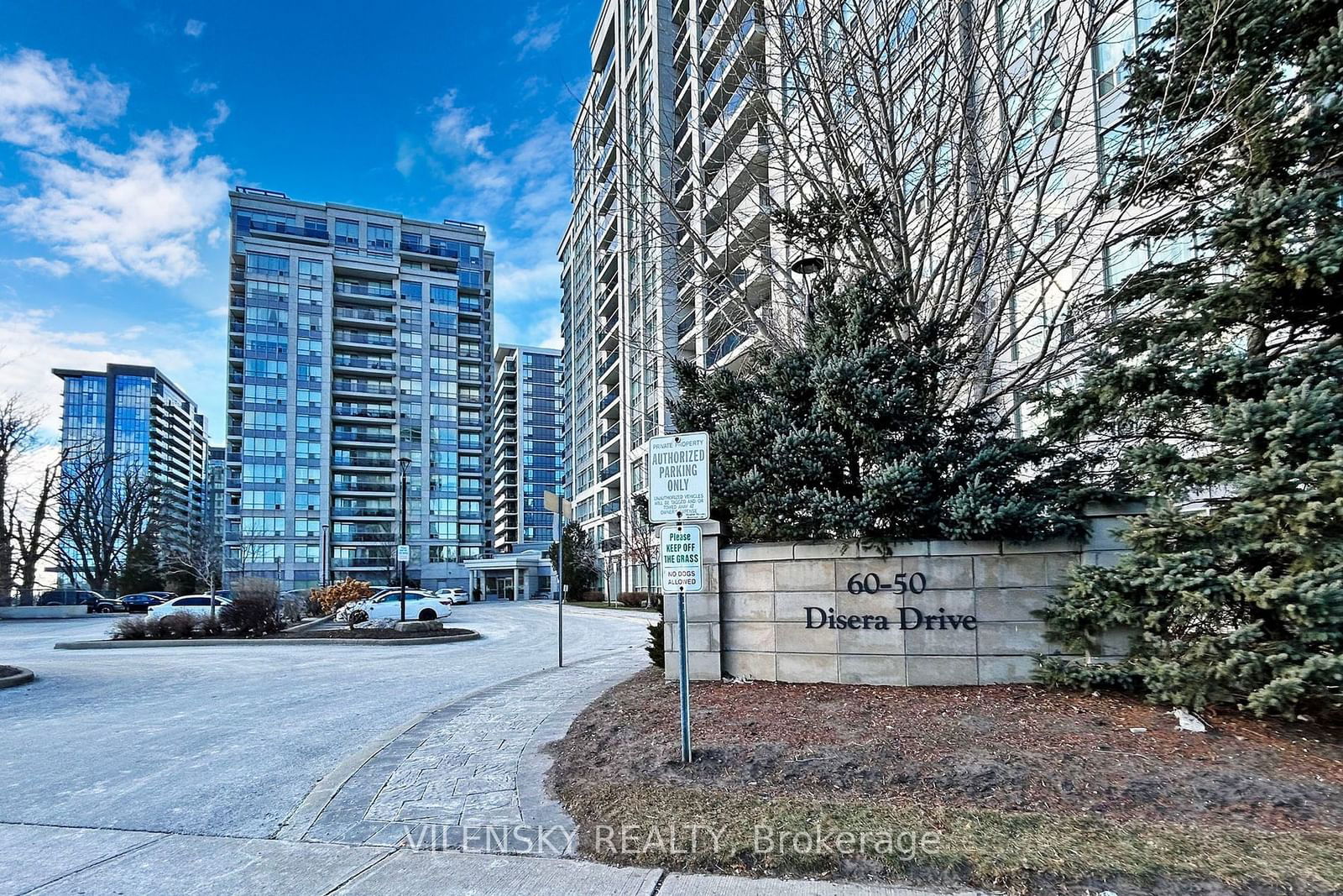 Condo for sale at 309-50 Disera Drive, Vaughan, Beverley Glen, L4J 9E9 - MLS: N11934832