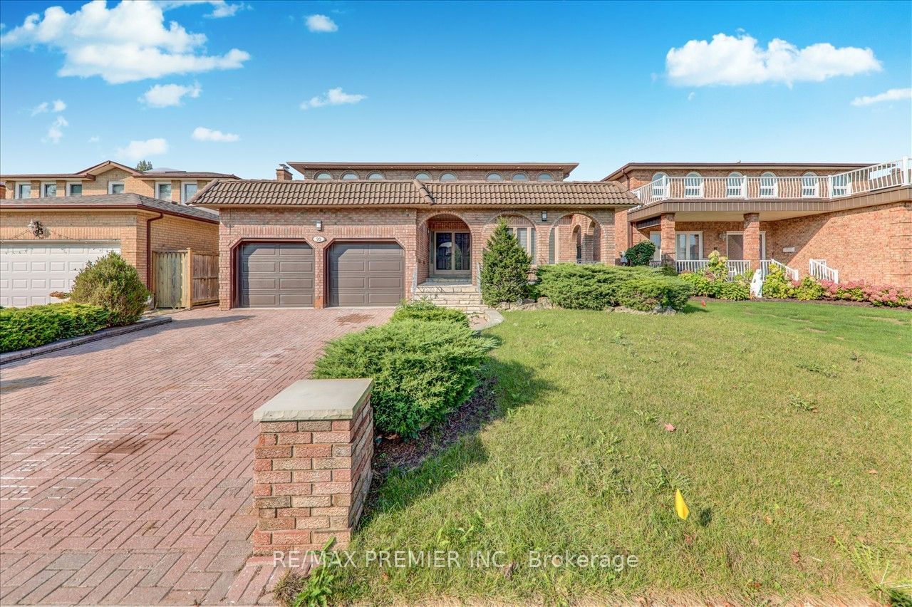 Detached House for sale at 99 Benjamin Drive, Vaughan, East Woodbridge, L4L 1H7 - MLS: N11934847