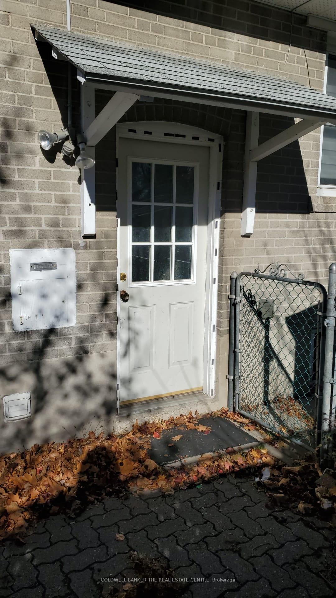 Semi-Detached House leased at 252 Penn Avenue, Newmarket, Bristol-London, L3Y 2S6 - MLS: N11934851