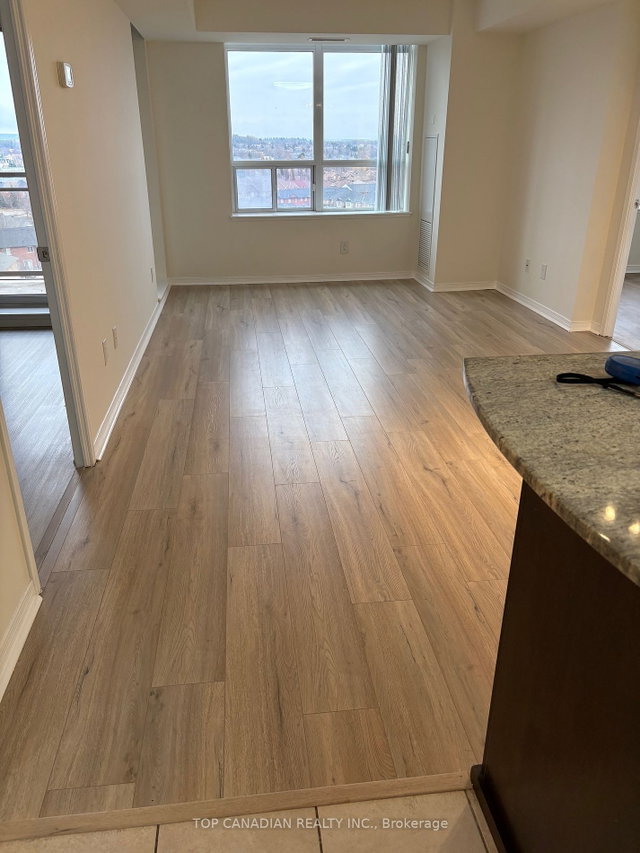 902 - 73 King William Crescent