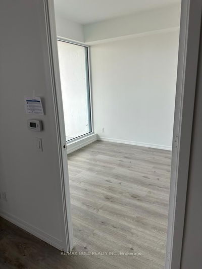 Unit 1112 — 1000 Portage Pkwy, Vaughan - Vaughan Corporate Centre image-0-4