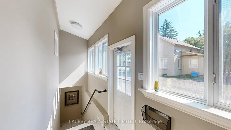 2169 King Rd, King, L7B 1A6 | Image 3