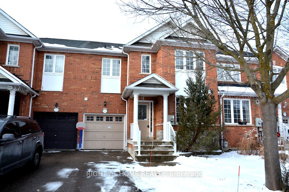 Townhouse for sale at 256 Flagstone Way, Newmarket, Woodland Hill, L3X 2Y1 - MLS: N11935168