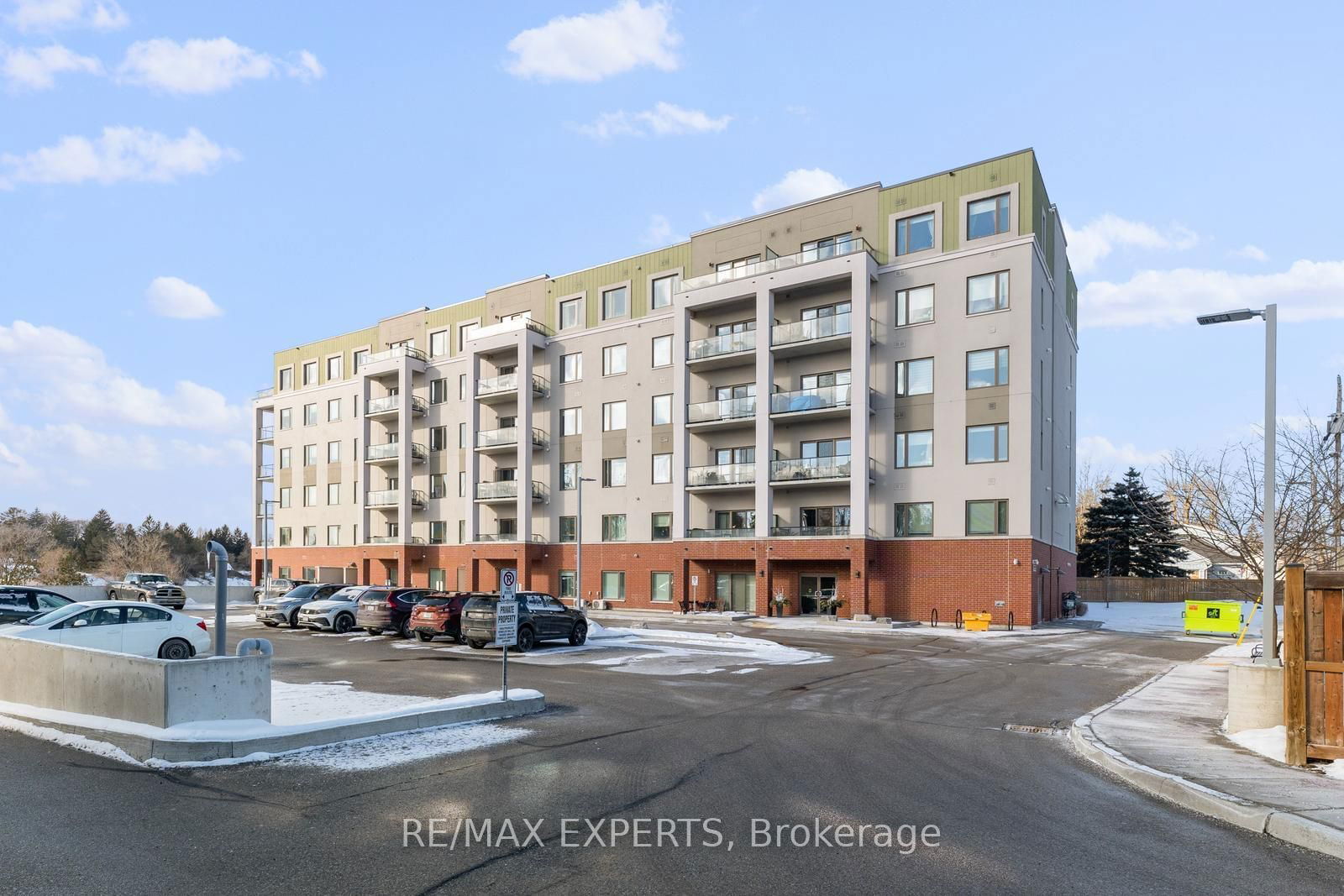 Condo for sale at 205-64 Queen Street, New Tecumseth, Tottenham, L0G 1W0 - MLS: N11935944