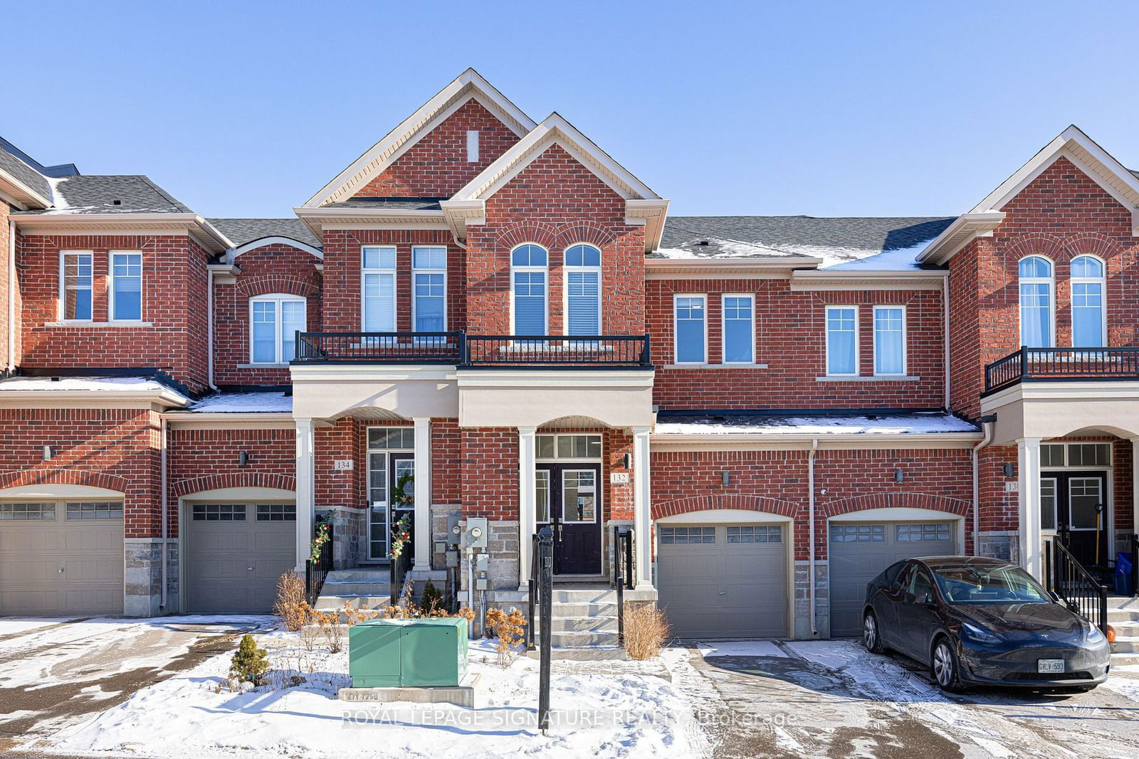 Townhouse sold at 132 Knott End Crescent, Newmarket, Glenway Estates, L3Y 0E4 - MLS: N11936606