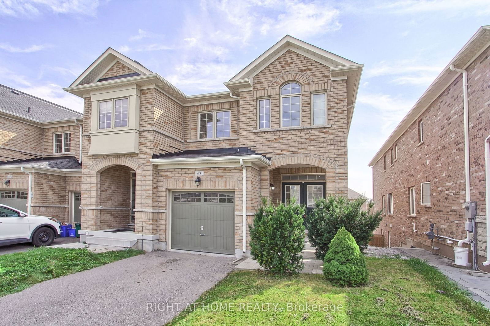 Townhouse for sale at 63 Paper Mills Crescent, Richmond Hill, Jefferson, L4E 0V4 - MLS: N11936812