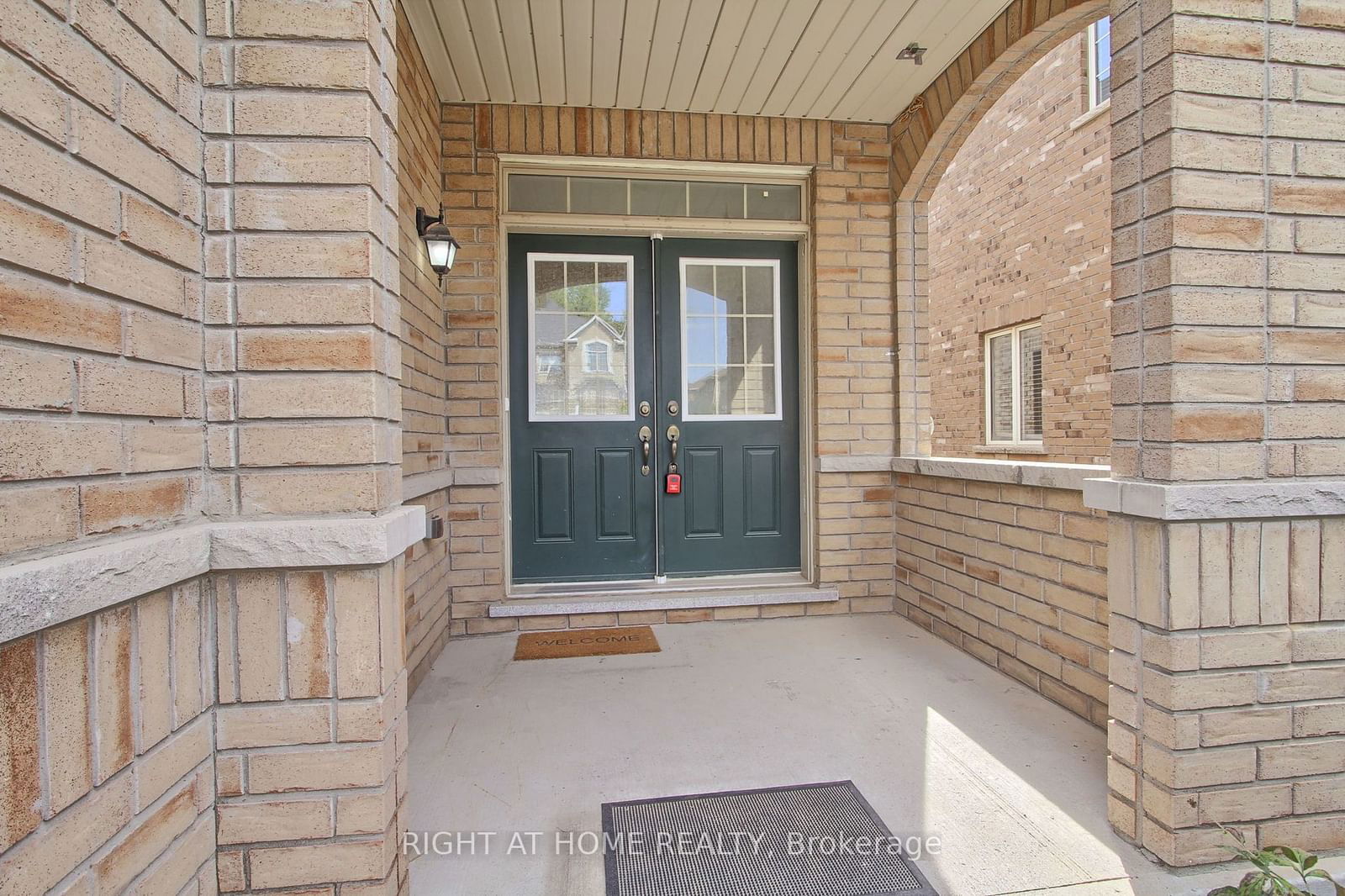 Townhouse for sale at 63 Paper Mills Crescent, Richmond Hill, Jefferson, L4E 0V4 - MLS: N11936812