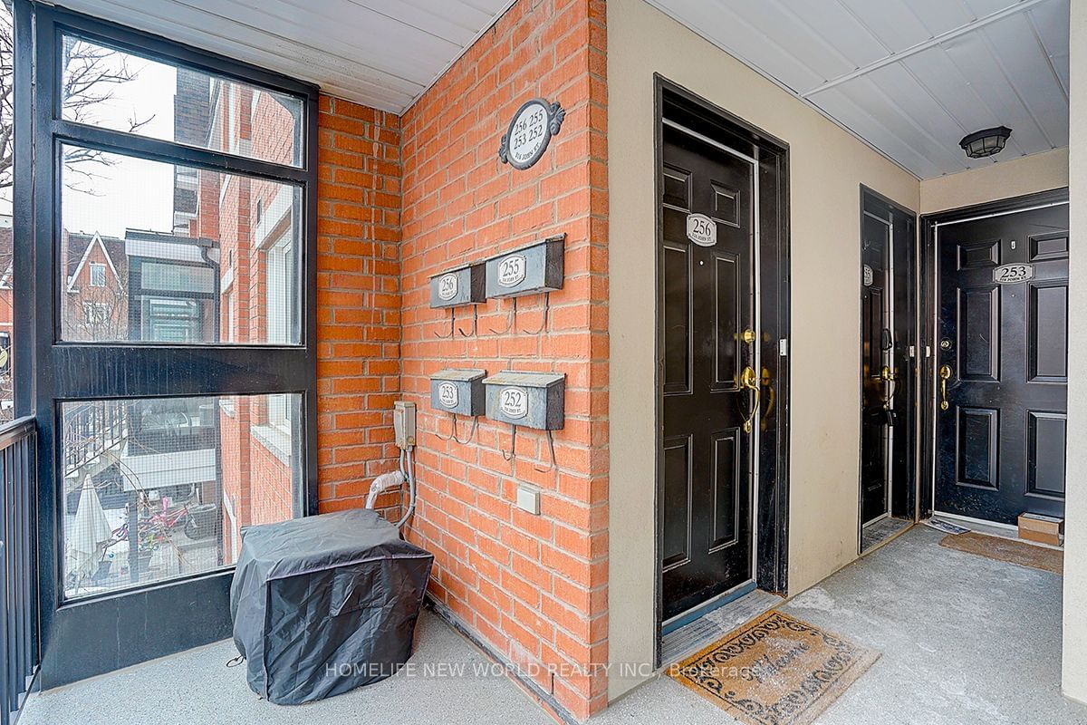 Townhouse for sale at 255-316 John Street, Markham, Aileen-Willowbrook, L3T 0A7 - MLS: N11936846