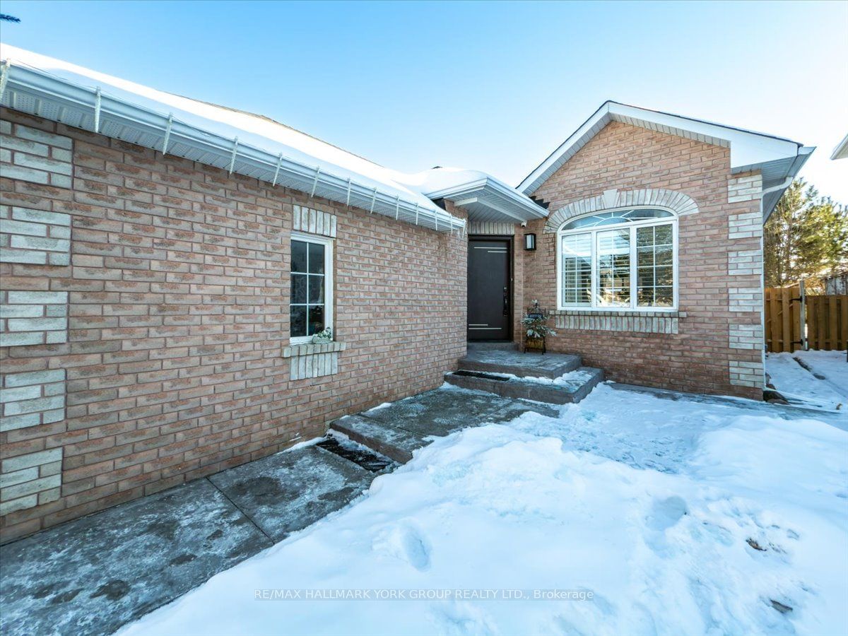 Detached House for sale at 1972 Emerald Court, Innisfil, Alcona, L9S 2A1 - MLS: N11936874