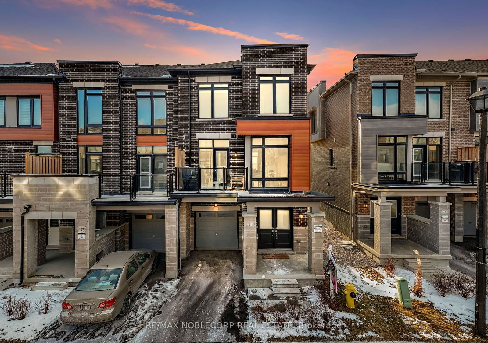 Townhouse for sale at 31 Holyrood Crescent, Vaughan, Kleinburg, L4H 5G2 - MLS: N11936943