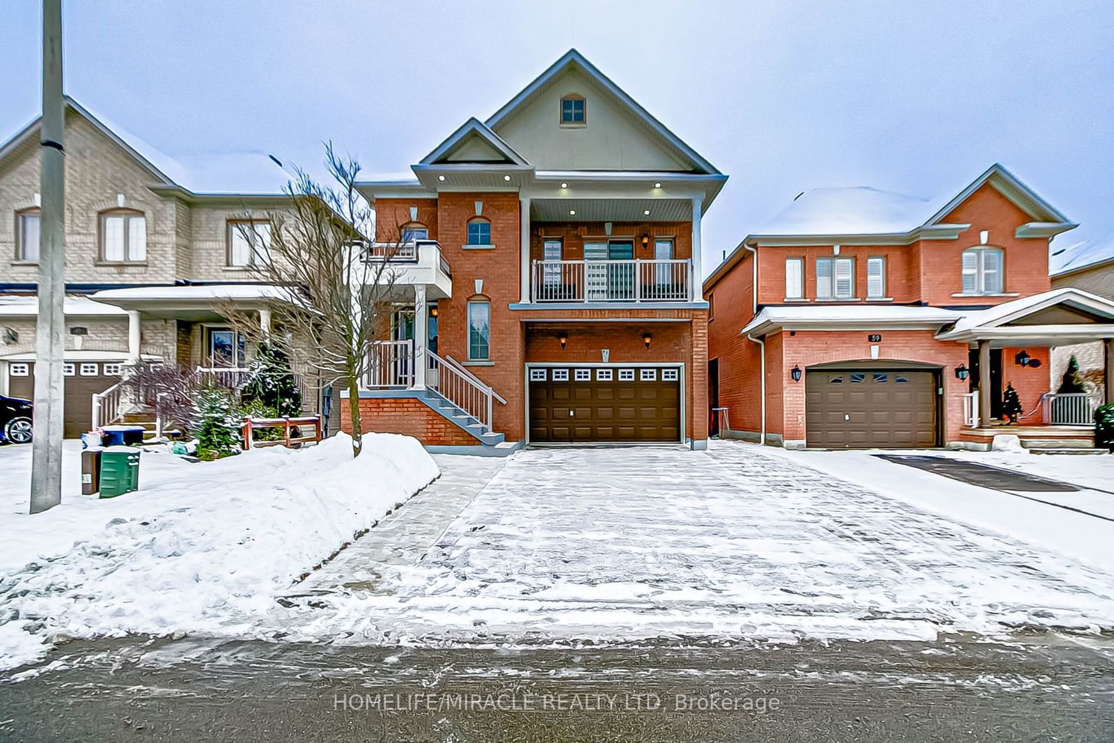 Detached House sold at 43 Canyon gate Crescent, Vaughan, Maple, L6A 0C1 - MLS: N11937519