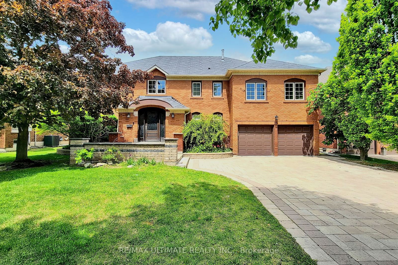 Building at 25 Glenarden Crescent, Richmond Hill, Bayview Hill