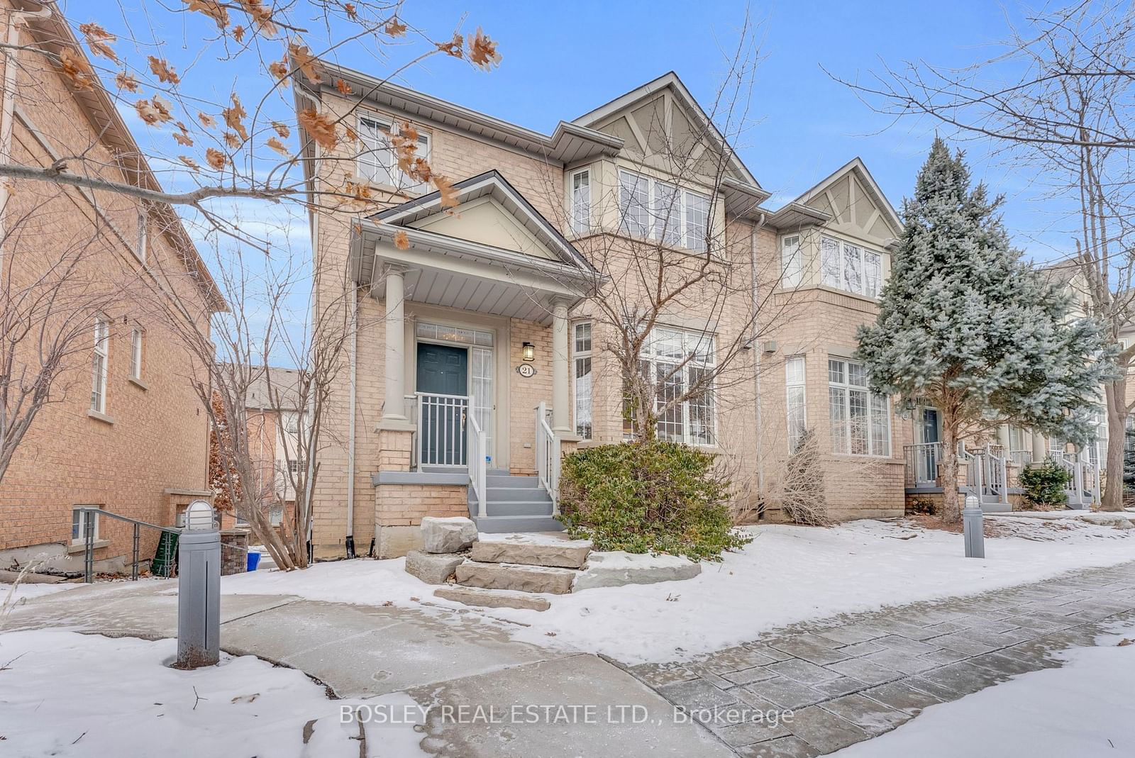 Townhouse sold at 21 Legends Way, Markham, Unionville, L3R 6B2 - MLS: N11937751