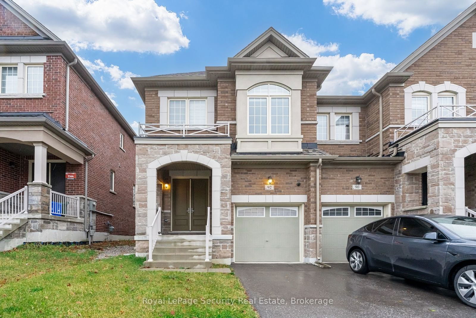 Townhouse for sale at 92 Drizzel Crescent, Richmond Hill, Oak Ridges, L4E 2Z1 - MLS: N11937781