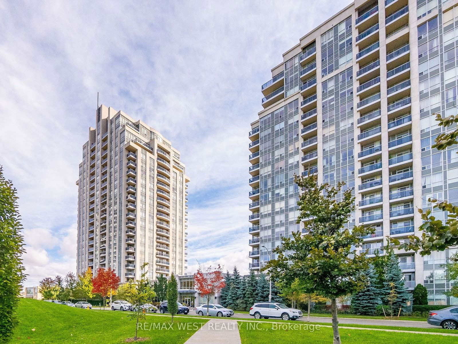 Condo for sale at 309-7 North Park Road, Vaughan, Beverley Glen, L4J 0C9 - MLS: N11937885