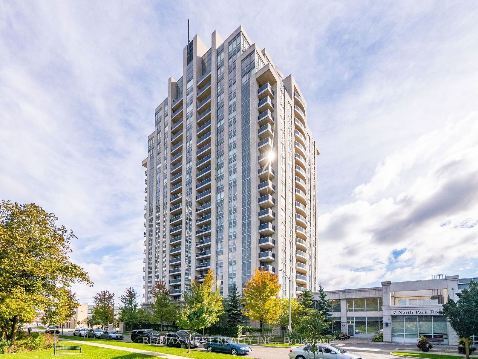 Condo for sale at 309-7 North Park Road, Vaughan, Beverley Glen, L4J 0C9 - MLS: N11937885