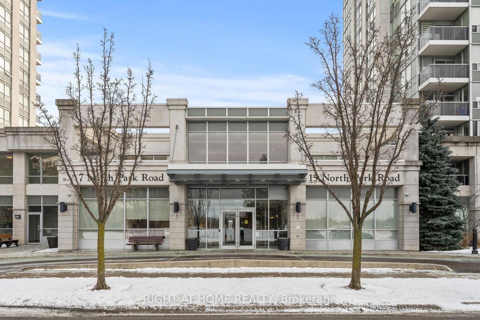 Condo for lease at 1401-15 North Park Road, Vaughan, Beverley Glen, L4J 0A1 - MLS: N11937973