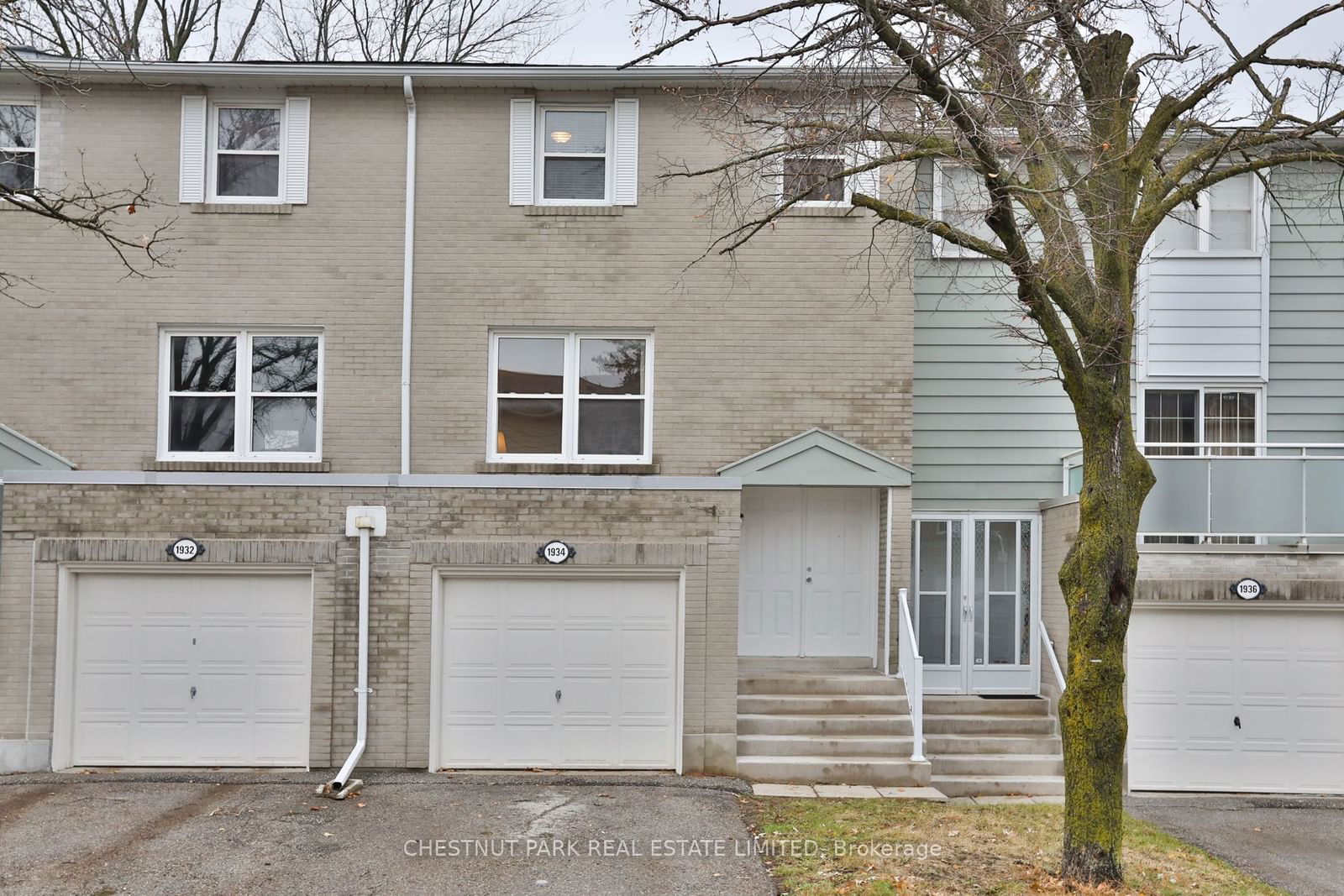 Townhouse sold at 1934 John Street, Markham, Bayview Fairway-Bayview Country Club Estates, L3T 1Z1 - MLS: N11938256