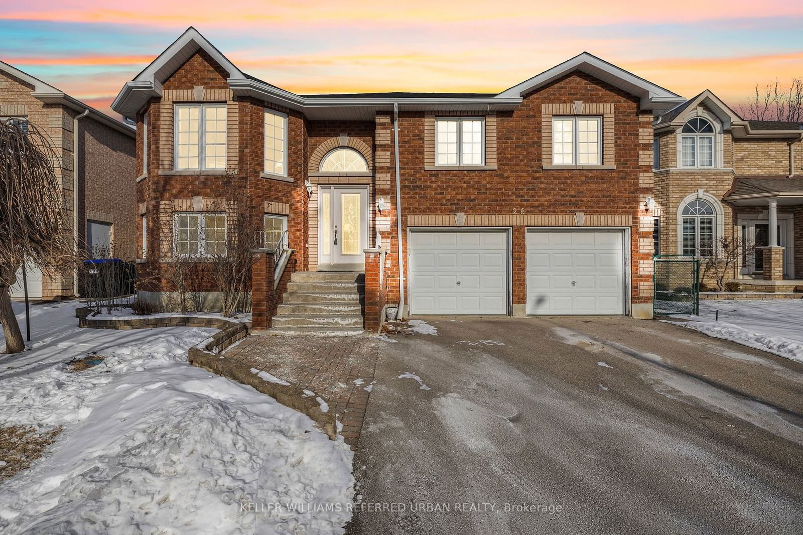 Detached House for sale at 28 Saint Avenue, Bradford West Gwillimbury, Bradford, L3Z 3H6 - MLS: N11938266