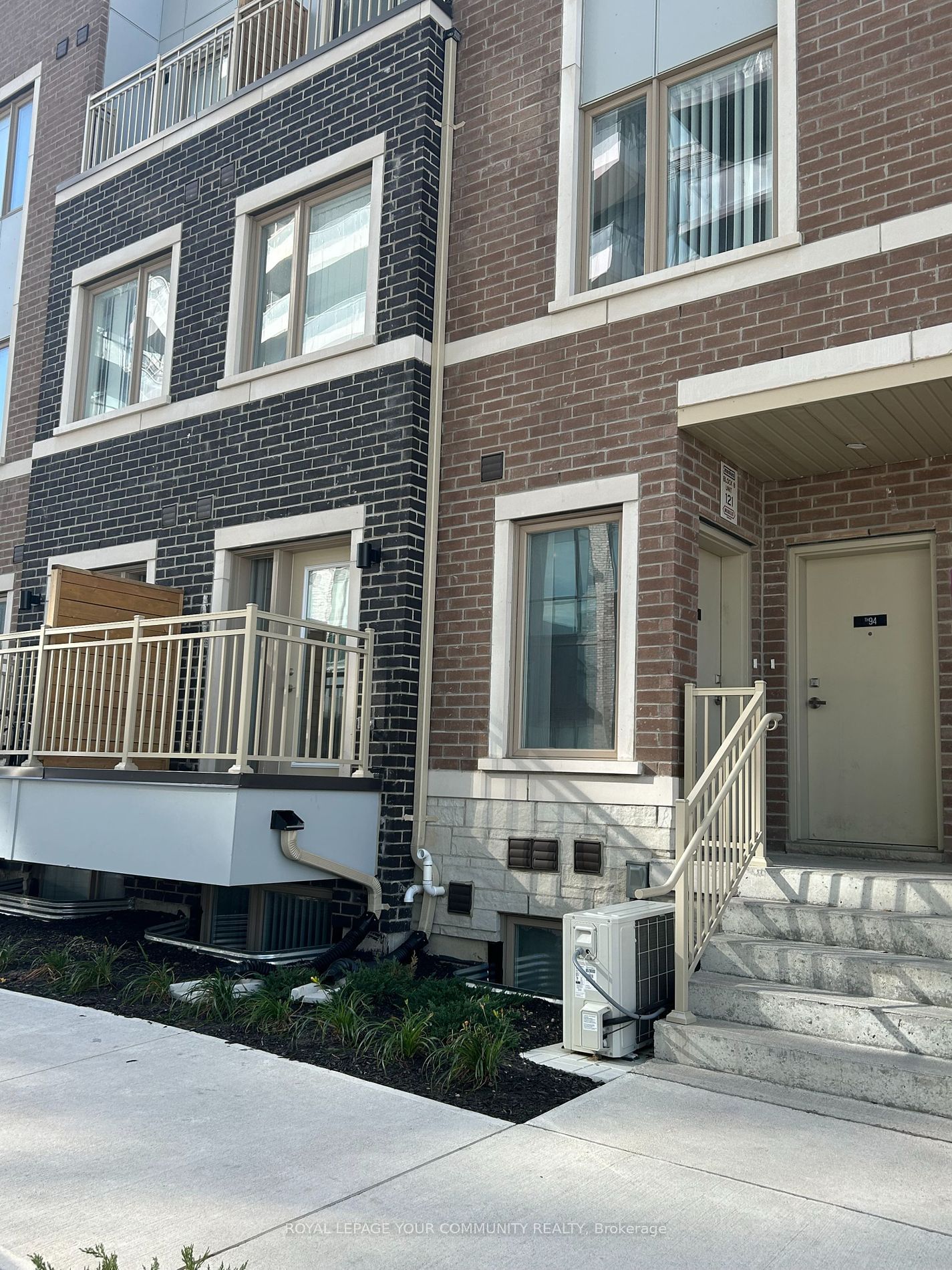 Townhouse leased at 93-39 Honeycrisp Crescent, Vaughan, Vaughan Corporate Centre, L4K 0N6 - MLS: N11938429