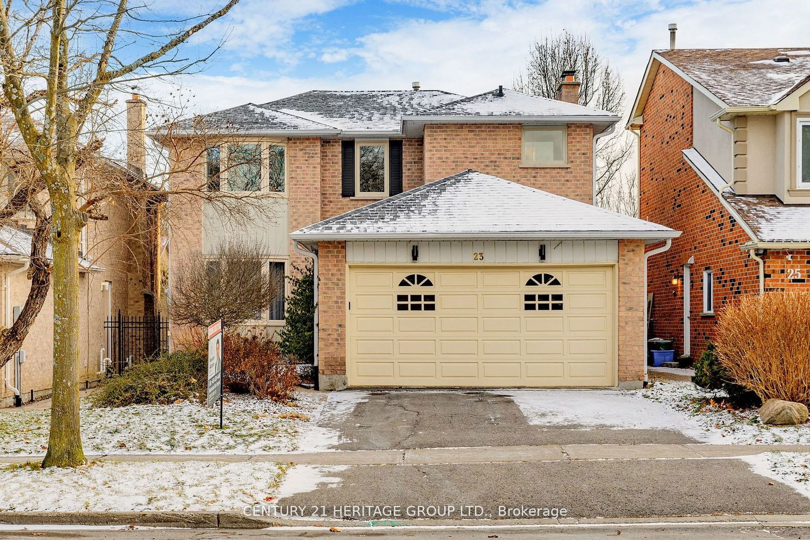 Building at 23 Gilbank Drive, Aurora, Aurora Heights