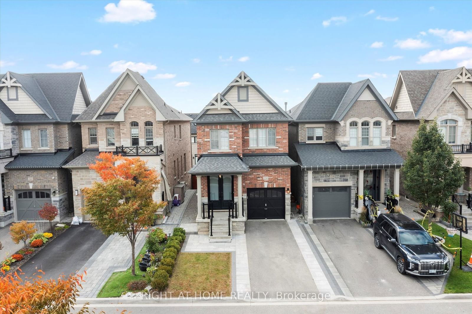 Detached House for sale at 250 Cranbrook Crescent, Vaughan, Kleinburg, L4H 4K9 - MLS: N11940242