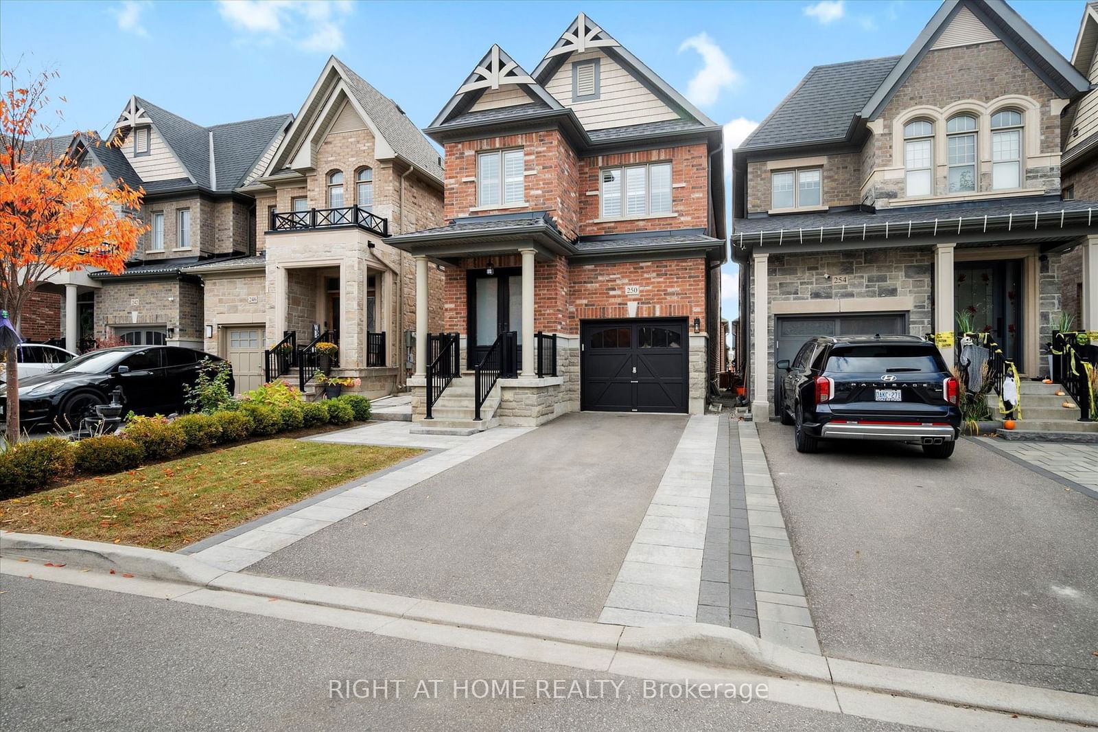 Detached House for sale at 250 Cranbrook Crescent, Vaughan, Kleinburg, L4H 4K9 - MLS: N11940242