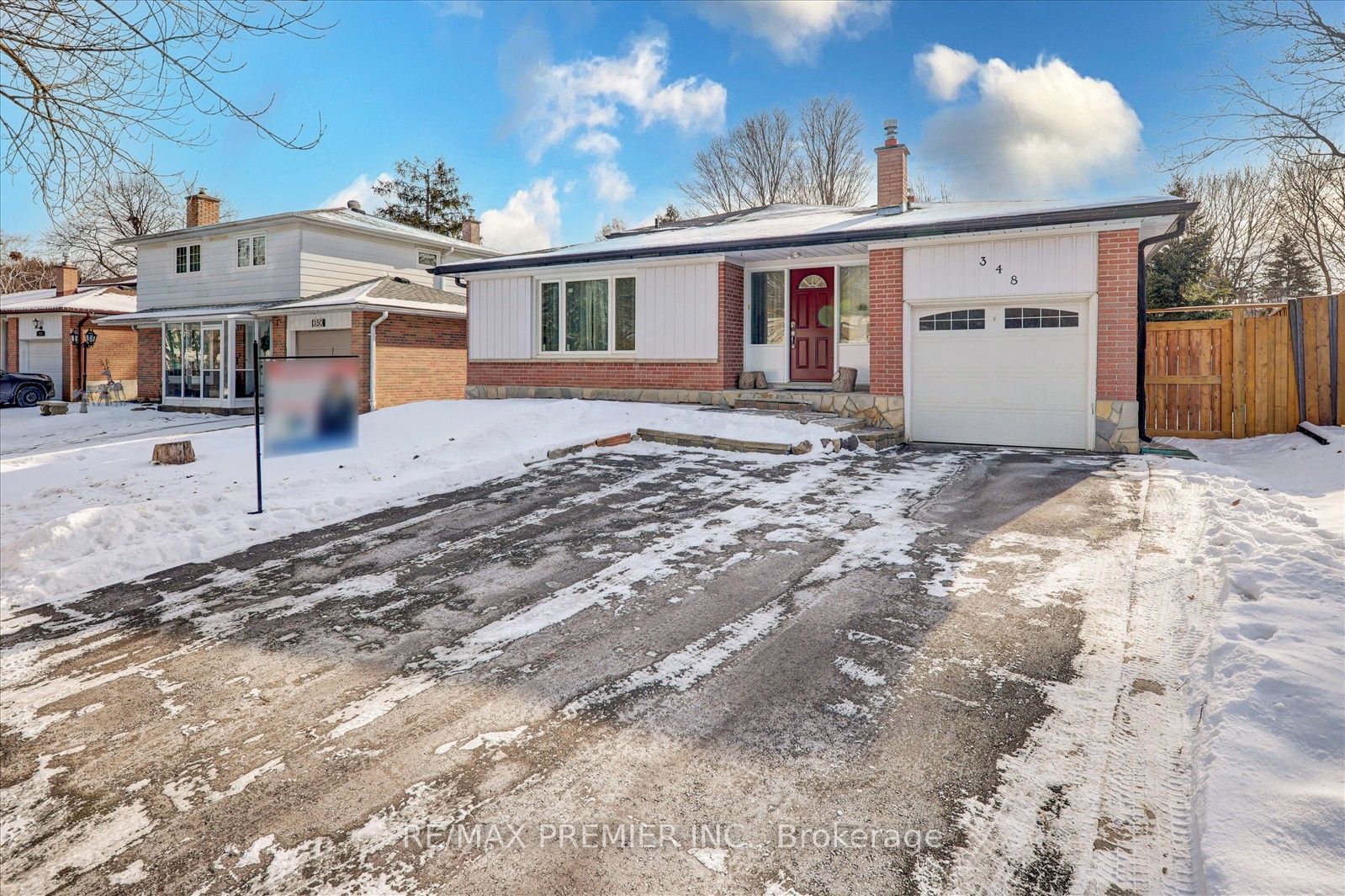 Detached House sold at 348 Dennie Avenue, Newmarket, Central Newmarket, L3Y 4M7 - MLS: N11940536