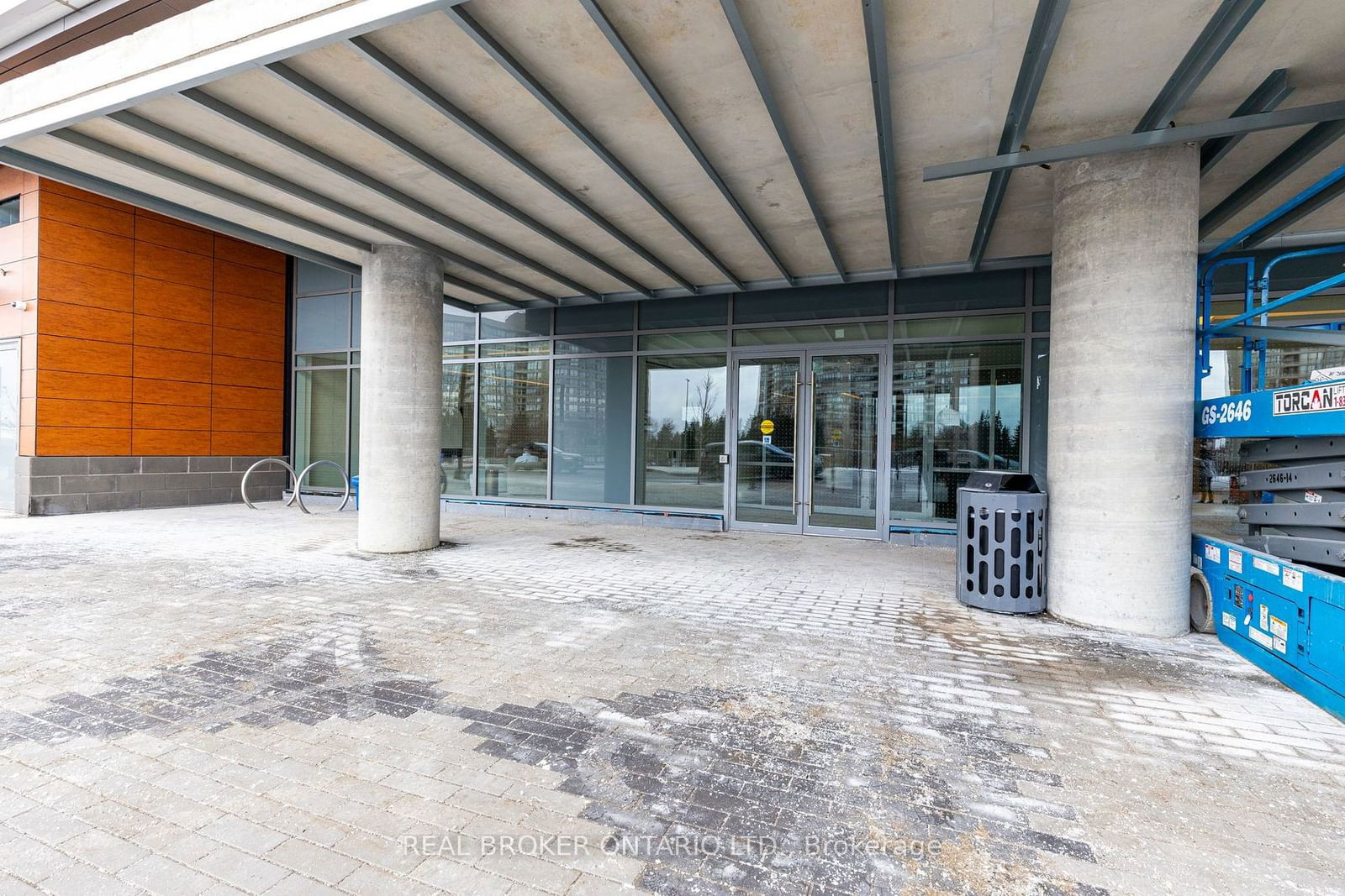 Condo leased at 801-30 Upper Mall Way, Vaughan, Brownridge, L4J 4P8 - MLS: N11940537