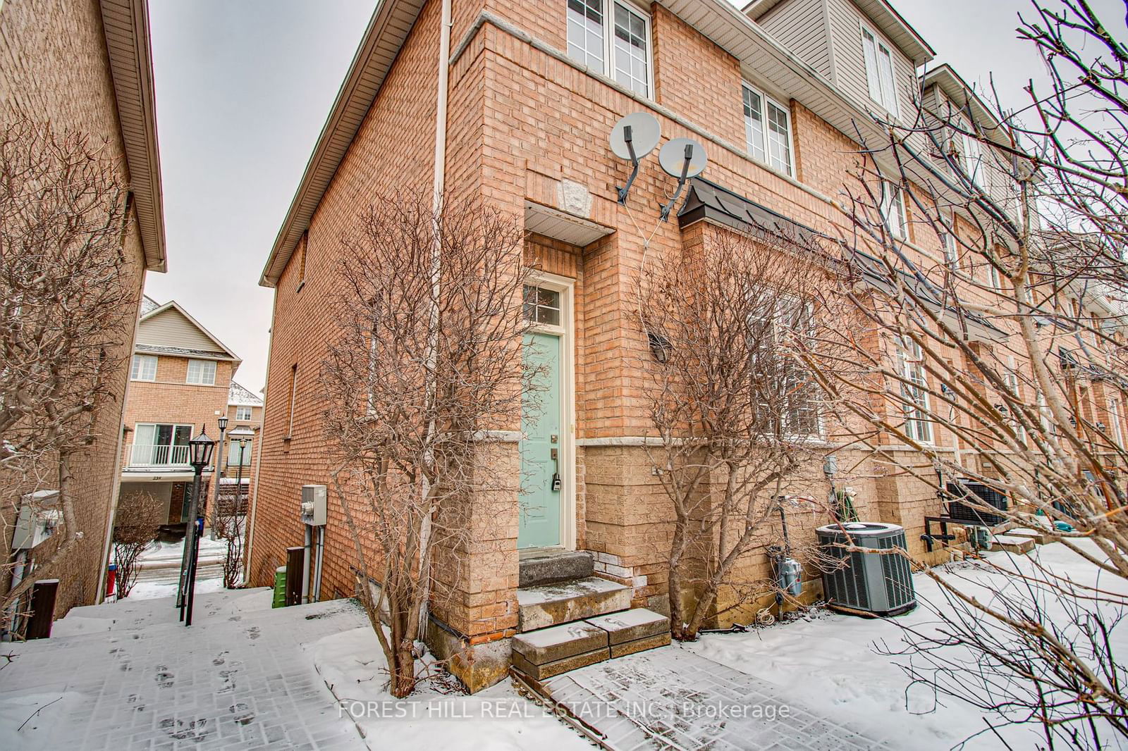 Townhouse leased at 256-23 Observatory Lane, Richmond Hill, Observatory, L4C 0M7 - MLS: N11940574