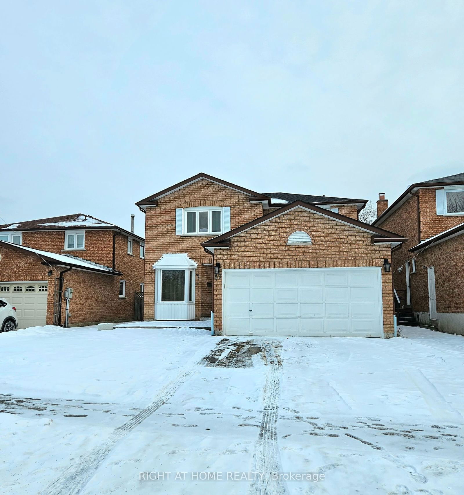 Detached House for lease at 47 Dunbarton Court, Richmond Hill, Harding, L4C 8G2 - MLS: N11940641