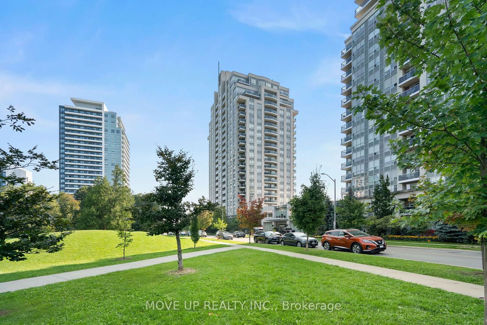 Condo sold at LPH5-7 North Park Road, Vaughan, Beverley Glen, L4J 0C9 - MLS: N11940642