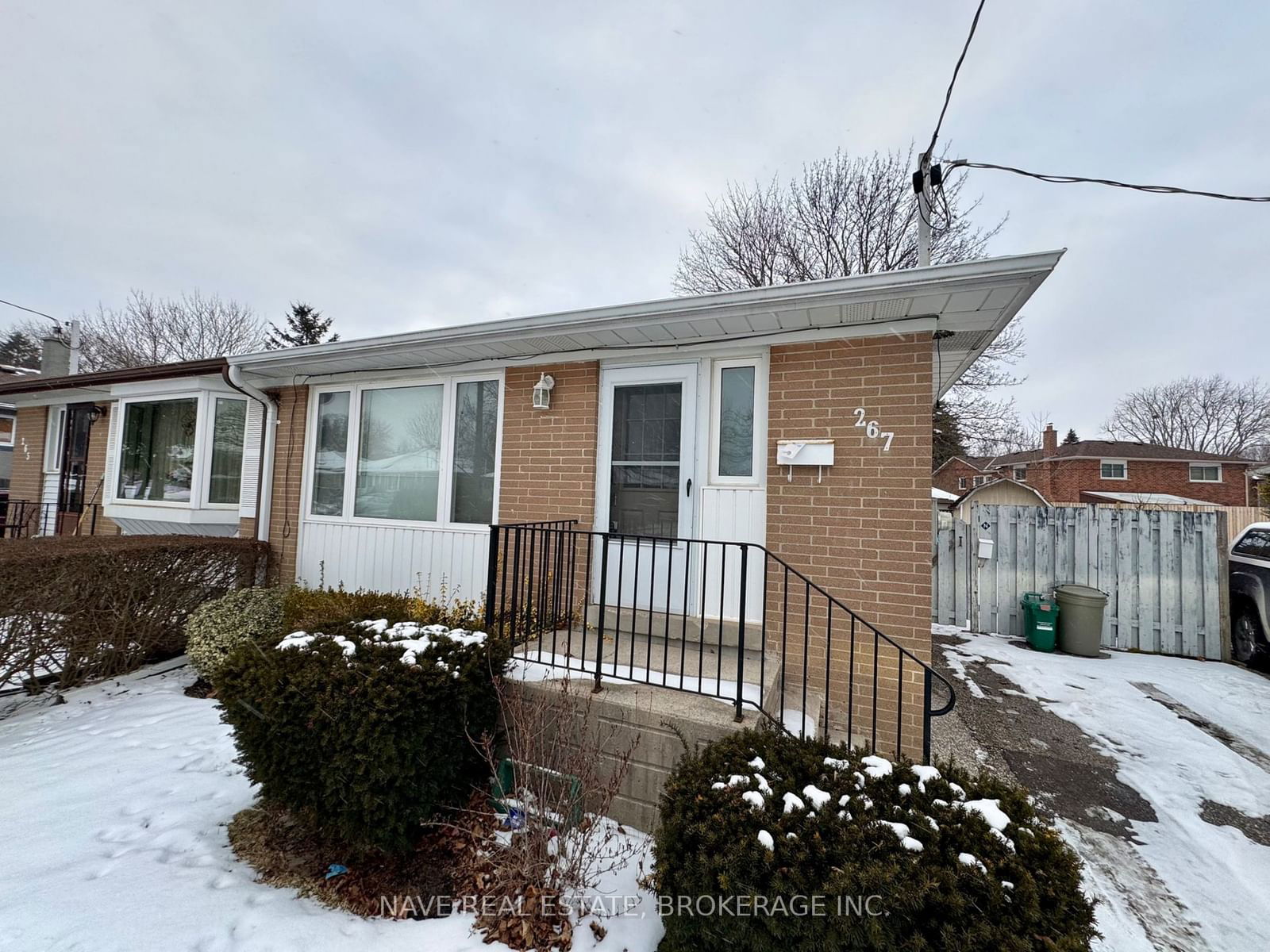 Semi-Detached House for lease at 267 Silverbirch Drive, Newmarket, Bristol-London, L3Y 2Z6 - MLS: N11940832