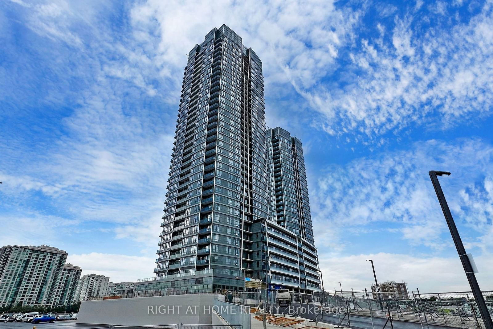 Condo for lease at 212A-30 Upper Mall Way, Vaughan, Brownridge, L4J 0L7 - MLS: N11940836