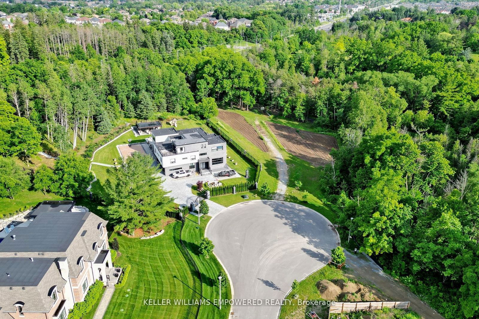 Building at 2 Honey Locust Court, Vaughan, Rural Vaughan