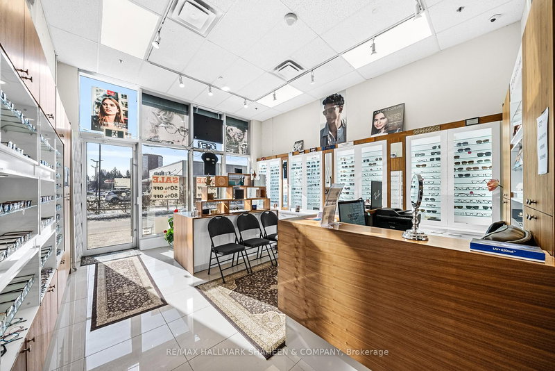 B10 - 9610 Yonge St, Richmond Hill, L4C 1V6 | Image 3