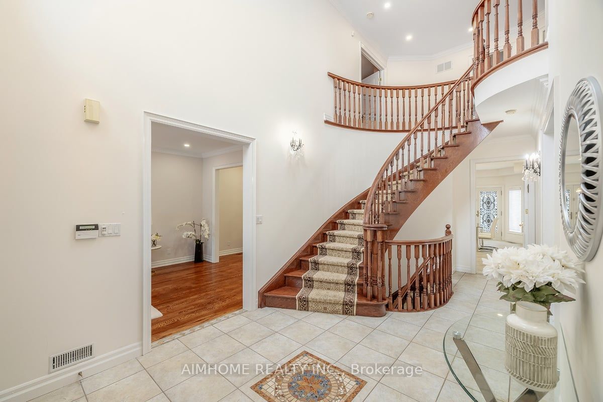 Detached House for sale at 81 Somerset Crescent, Richmond Hill, Observatory, L4C 8P1 - MLS: N11941364