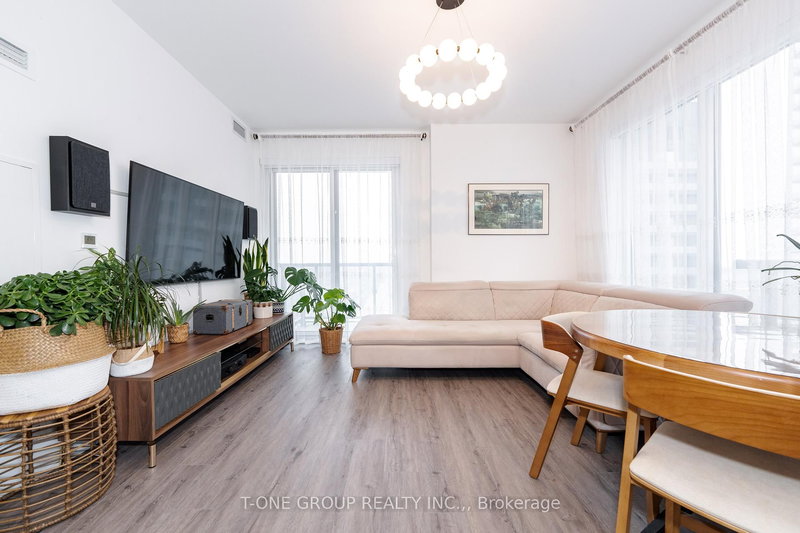 1514 - 85 Oneida Cres, Richmond Hill, L4B 0H4 | Image 2