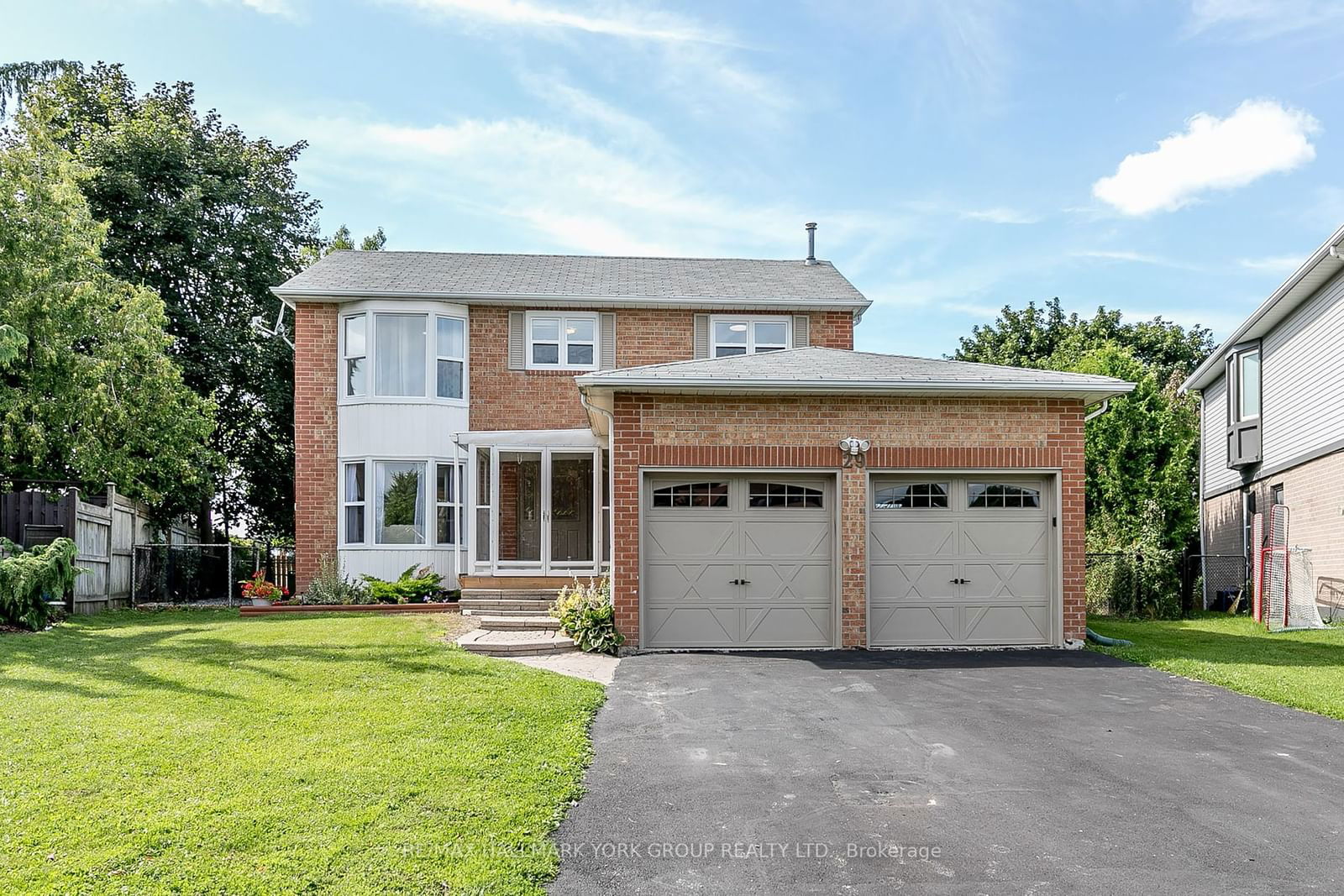 Detached House for sale at 29 Eves Court, Newmarket, Glenway Estates, L3Y 7P8 - MLS: N11942050