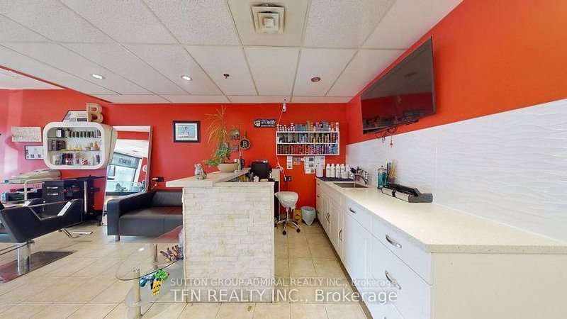 1B - 1102 Centre St, Vaughan, L4J 3M8 | Image 2