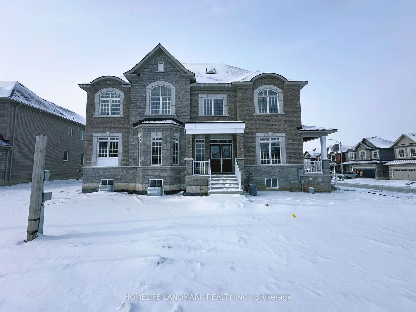 Building at 19 Mapleton Street, Richmond Hill, Oak Ridges