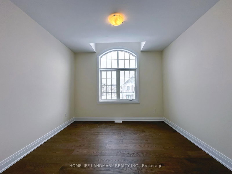 19 Mapleton St, Richmond Hill, L4E 1N1 | Image 3