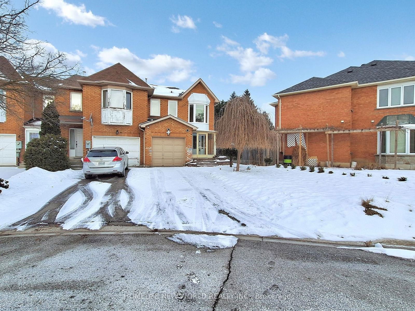 Townhouse leased at 42 Queensmill Court, Richmond Hill, Doncrest, L4B 1N3 - MLS: N11943466