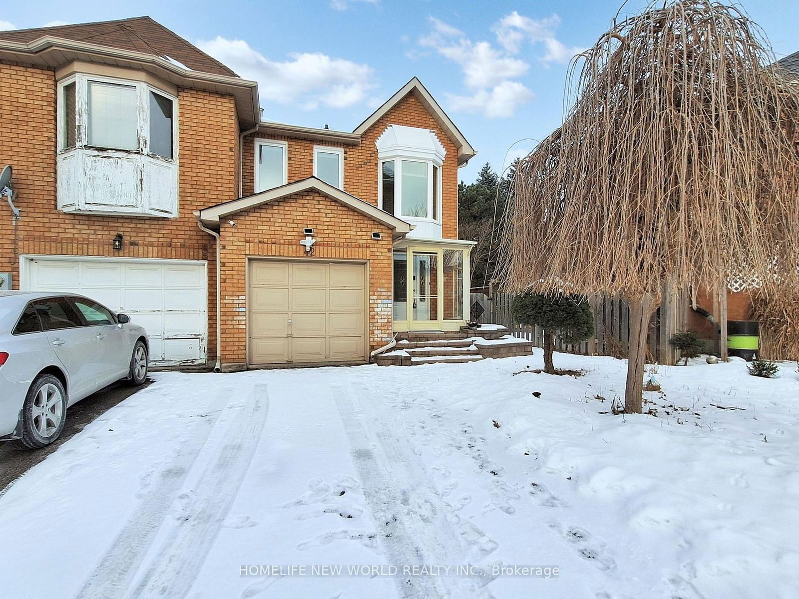 Townhouse leased at 42 Queensmill Court, Richmond Hill, Doncrest, L4B 1N3 - MLS: N11943466